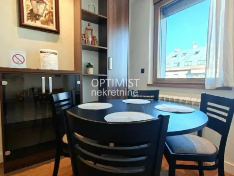 Rent, three bedroom apartment, 56m², Južni Bulevar, Vračar Sve Podlokacije - image 4