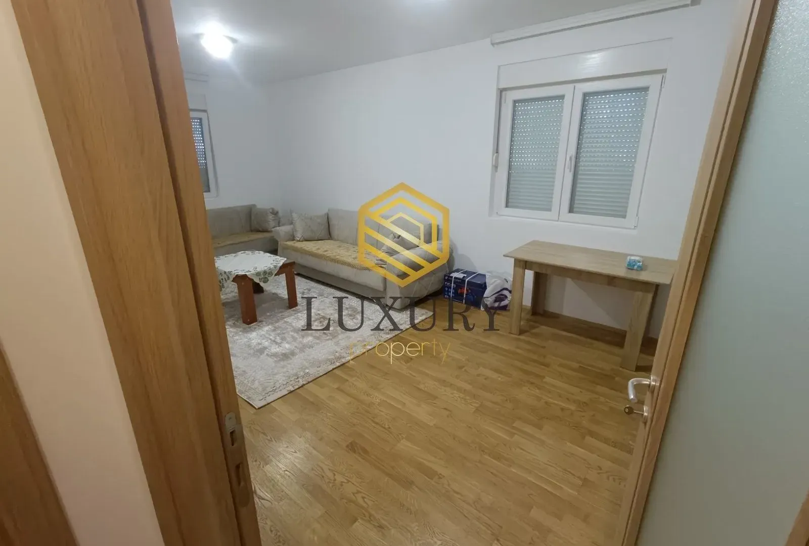 Izdavanje, jednosoban stan, 50m², Stari Aerodrom, Podgorica