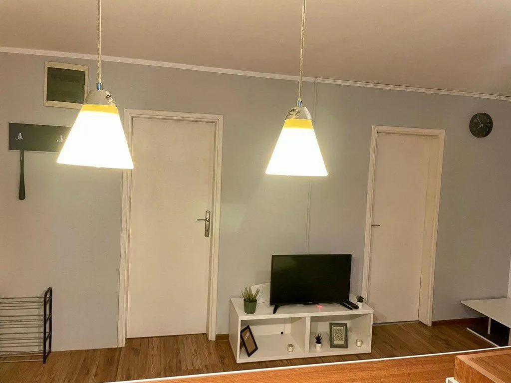 Izdavanje, dvosoban stan, 50m², Centar, Podgorica