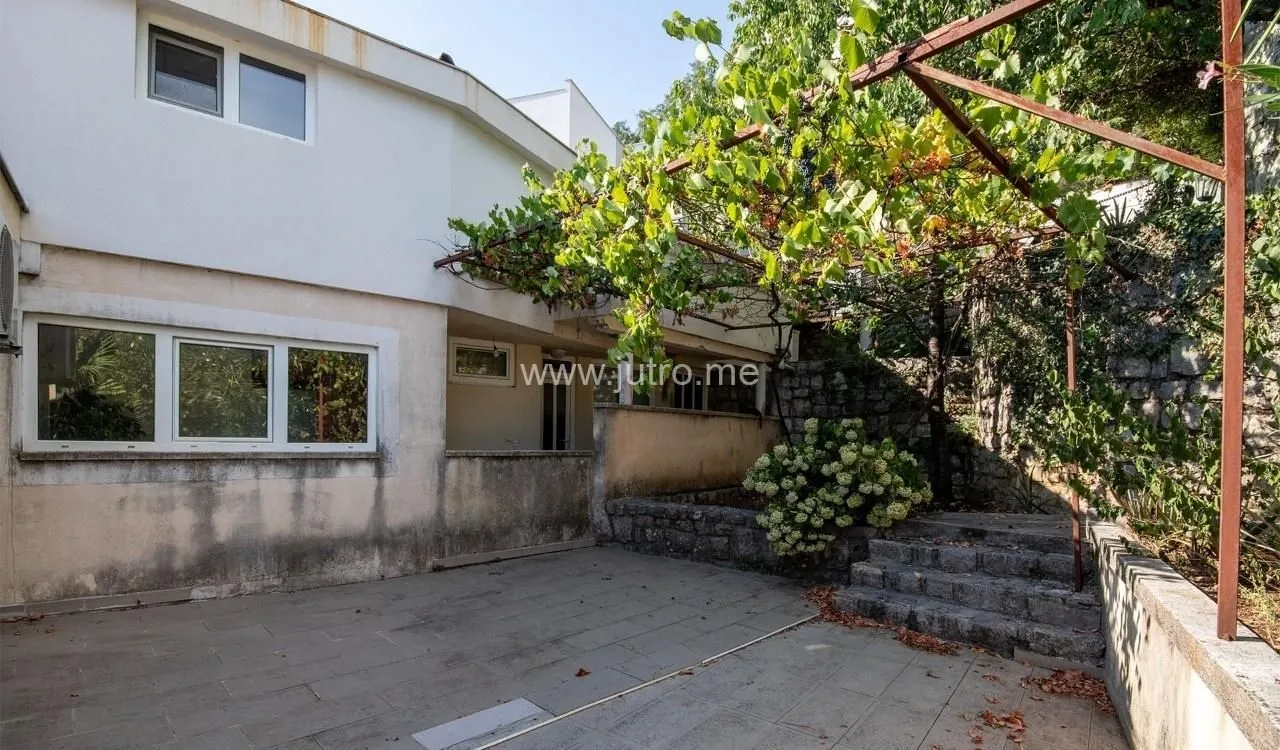Prodaja, jednosoban stan, 62m², Donja Lastva, Tivat