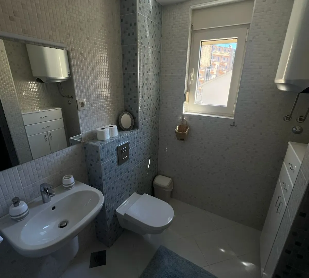 Rent, one bedroom apartment, 52m², Centar, Budva