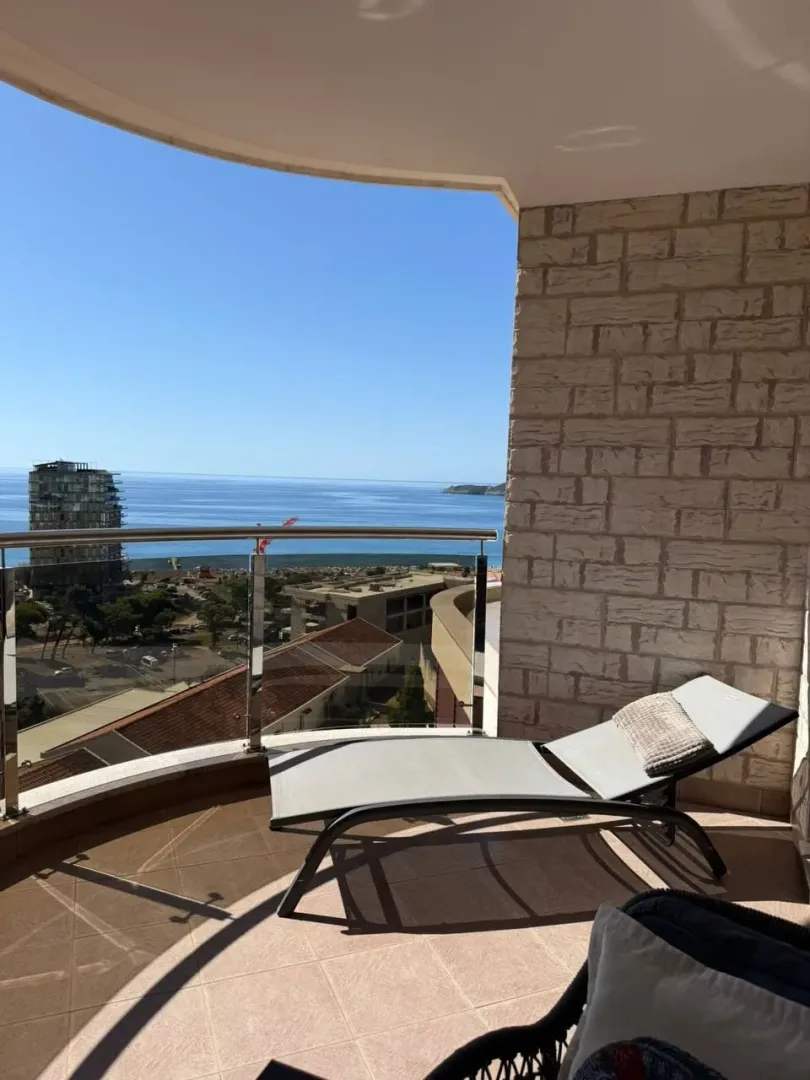 Rent, one bedroom apartment, 74m², Bečići, Budva