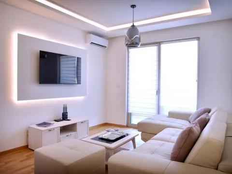 Prodaja, dvosoban stan, 60m², Bečići, Budva - image 1