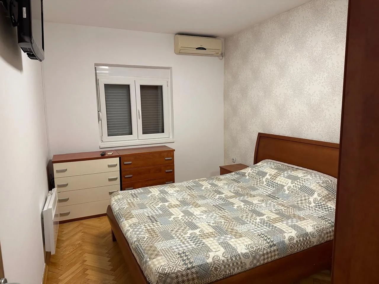 Izdavanje, dvosoban stan, 80m², Momišići, Podgorica