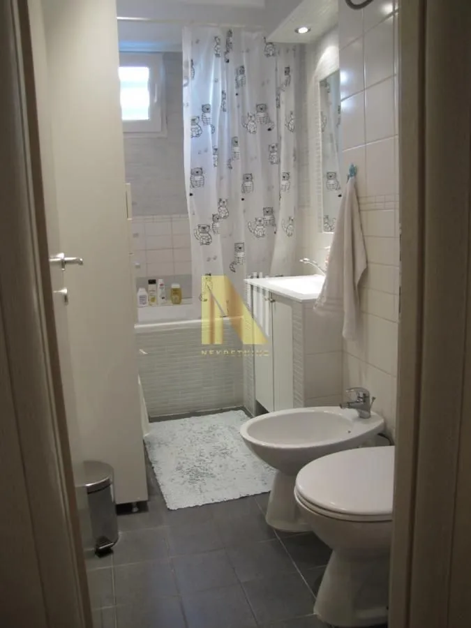 Prodaja, trosoban stan, 75m², Grbavica, Novi Sad Sve Podlokacije