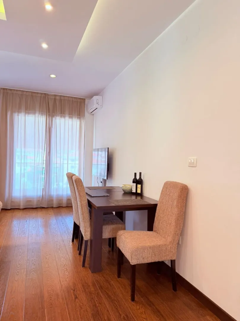 Rent, two bedroom apartment, 77m², Velji Vinogradi, Budva