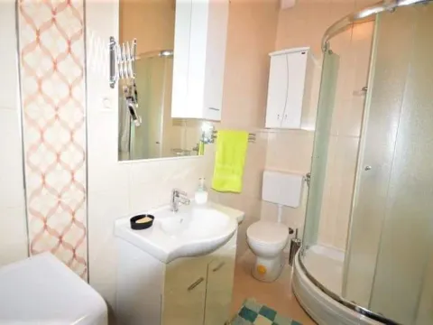 Izdavanje, jednosoban stan, 50m², Kumbor, Herceg Novi - image 4