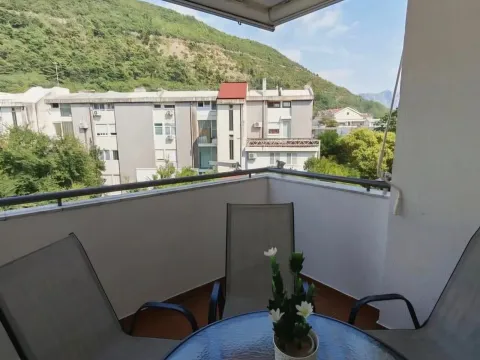 Rent, two bedroom apartment, 60m², Adok, Budva - image 9
