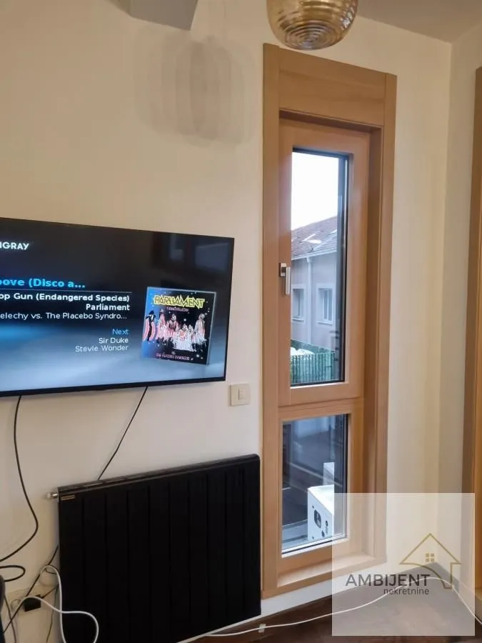 Izdavanje, trosoban stan, 55m², Šumice, Beograd