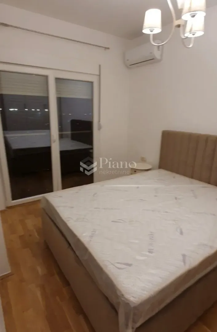 Izdavanje, jednosoban stan, 45m², Blok 6, Podgorica