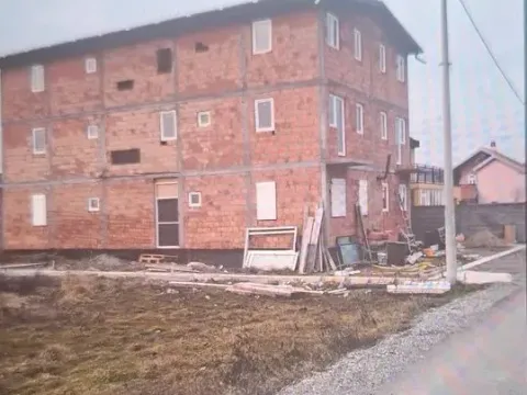Prodaja, kuća, 410m², Bečmen, Surčin - image 4