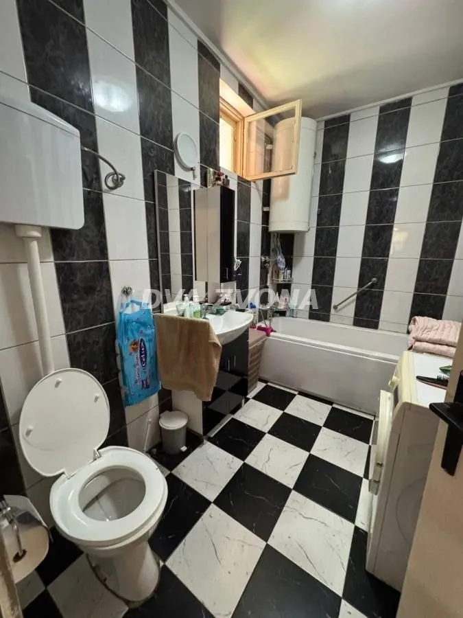 Prodaja, kuća, 221m², Žitište, Zrenjanin