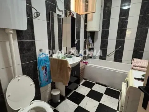 Prodaja, kuća, 221m², Žitište, Zrenjanin - image 5