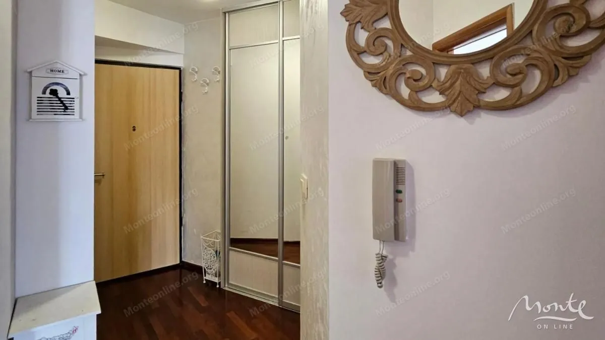 Prodaja, dvosoban stan, 56m², Stari Aerodrom, Podgorica