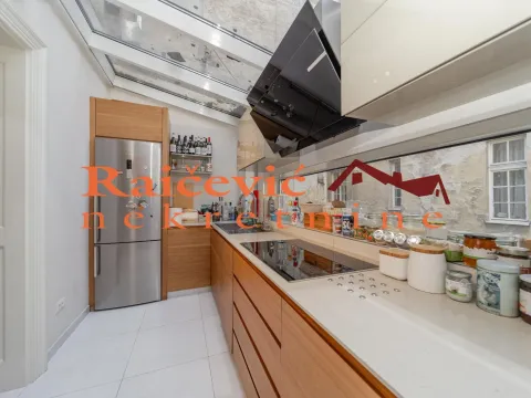 Izdavanje, trosoban stan, 150m², Stari Grad, Beograd - image 8