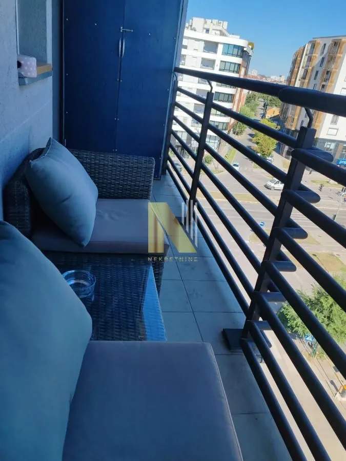 Prodaja, četvorosoban stan, 70m², Bulevar Evrope, Novi Sad Sve Podlokacije