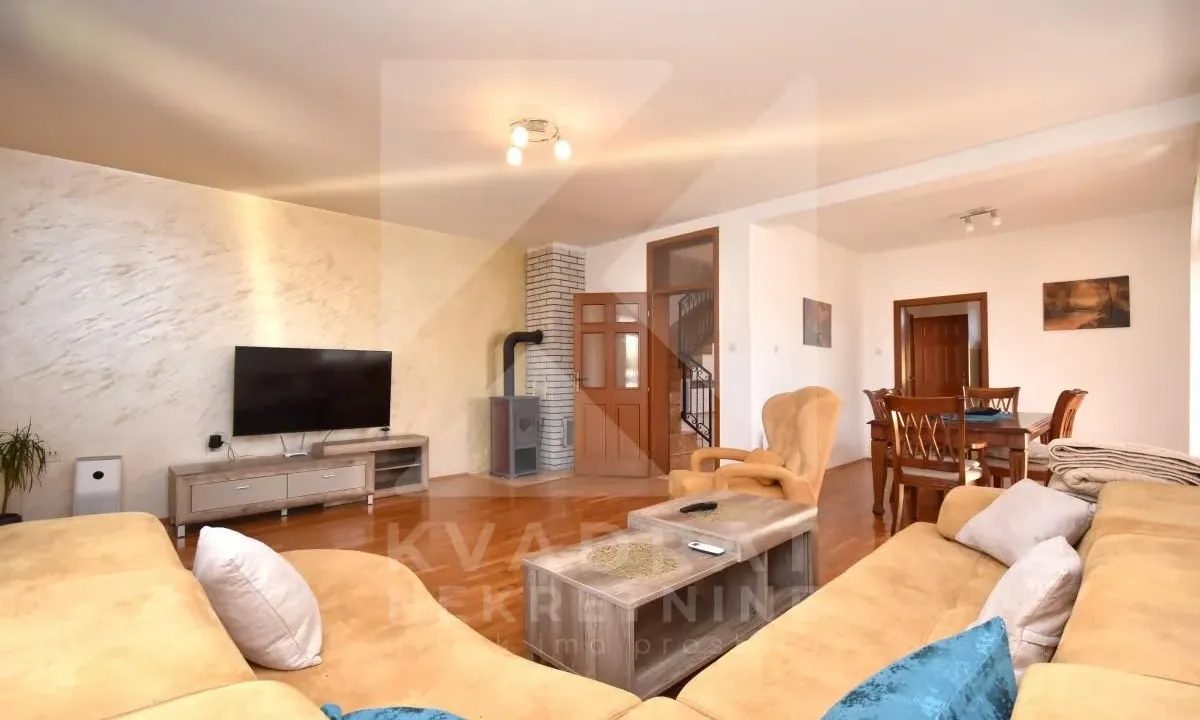 Rent, four bedroom apartment, 160m², Tološi, Podgorica