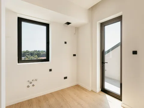 Prodaja, dvosoban stan, 81m², Porto Montenegro, Tivat - image 8