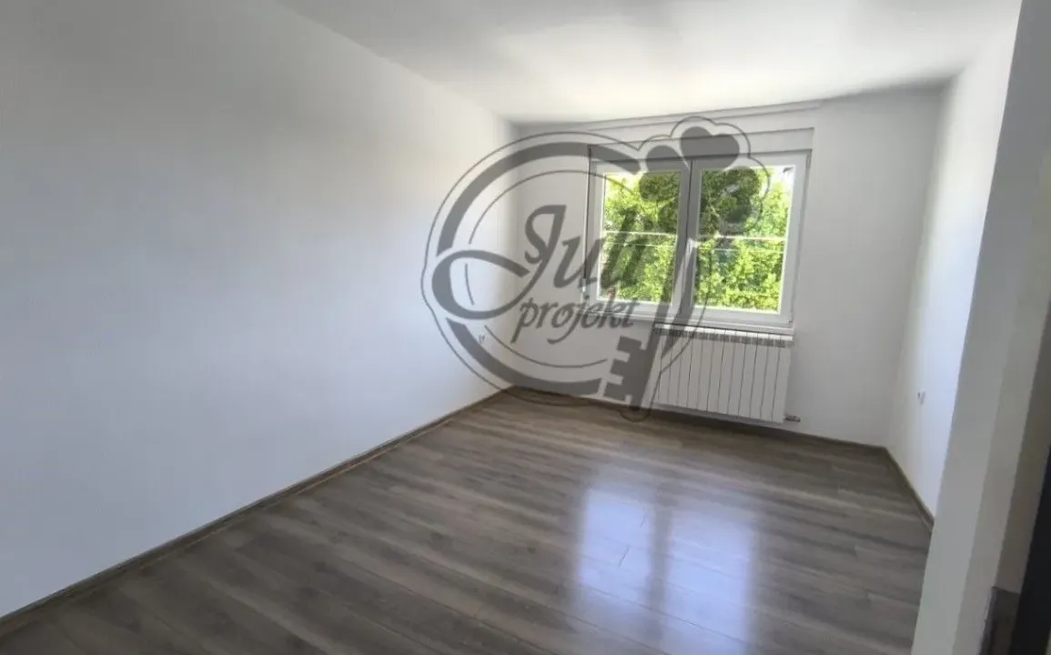 Sale, parking/garage, 139m², Centar, Stara Pazova