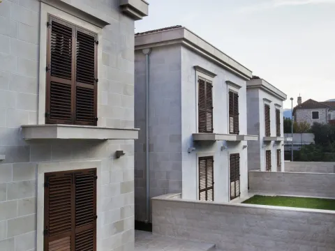 Prodaja, stan, 196m², Dobrota, Kotor - image 11