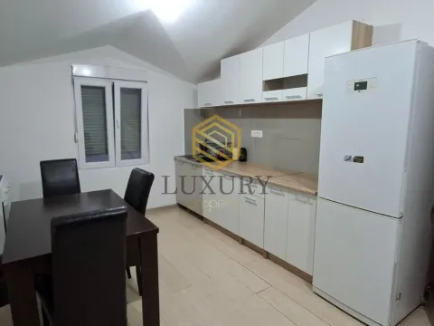 Izdavanje, dvosoban stan, 80m², Donja Gorica, Podgorica - image 9