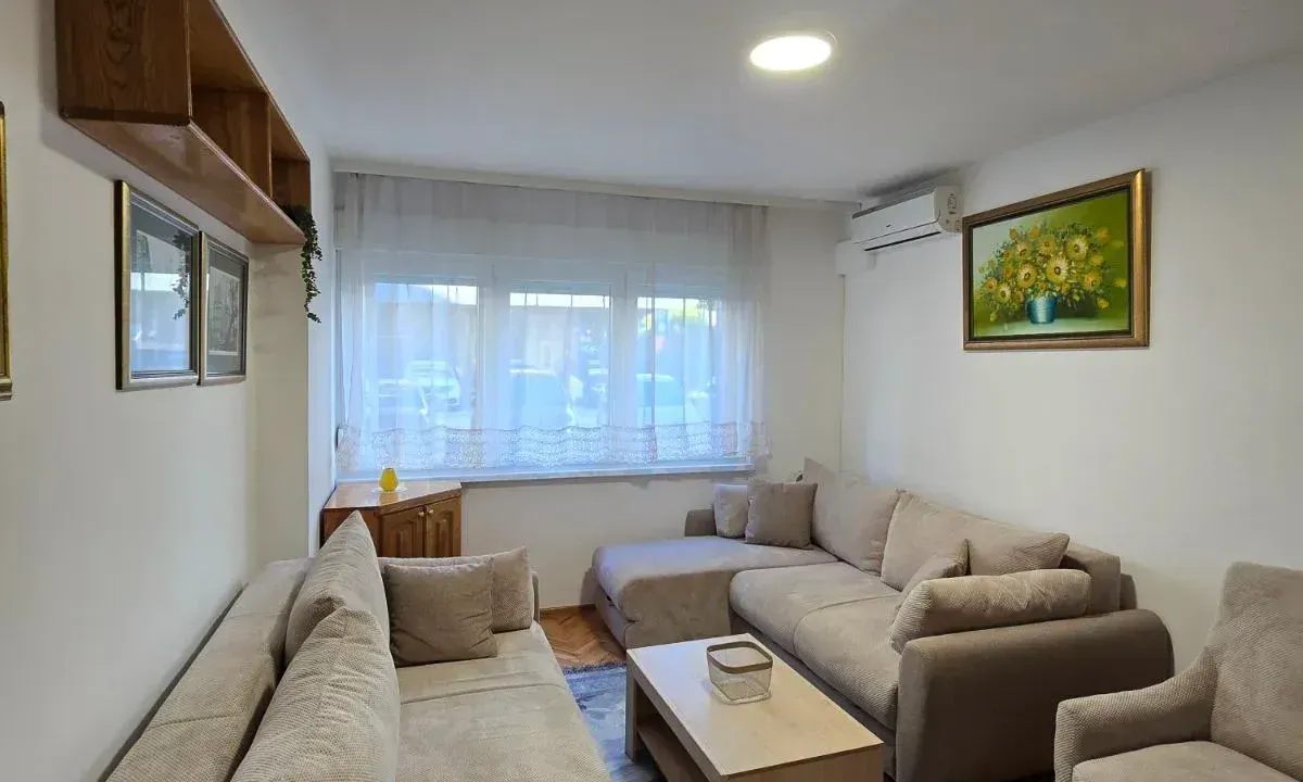 Izdavanje, stan, 34m², Tivat, Crna Gora