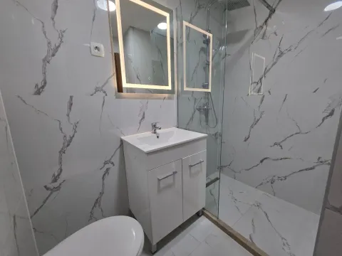 Sale, studio apartment, 31m², Bečići, Budva - image 20