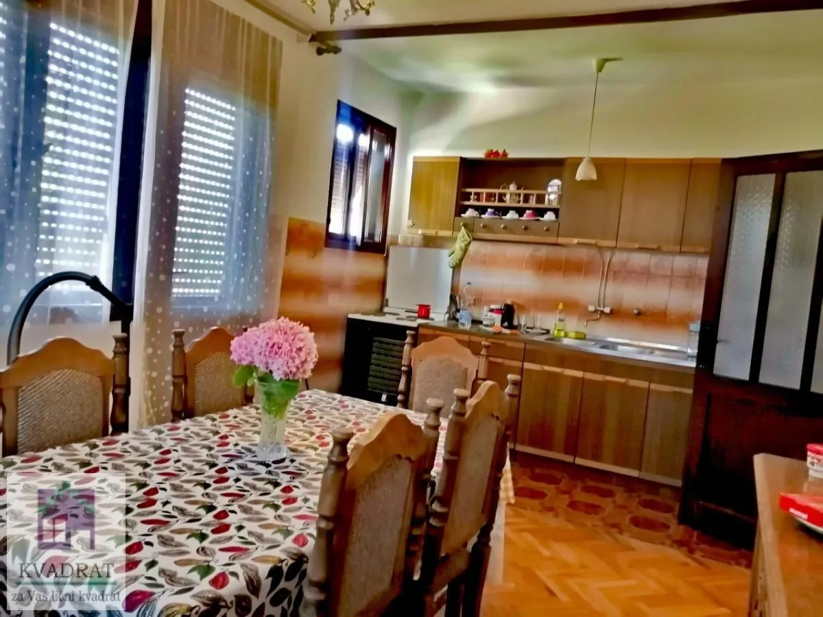 Prodaja, kuća, 266m², Zvečka, Obrenovac