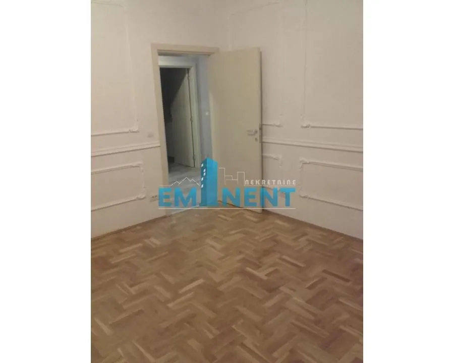 Izdavanje, trosoban stan, 57m², Crveni Krst, Beograd