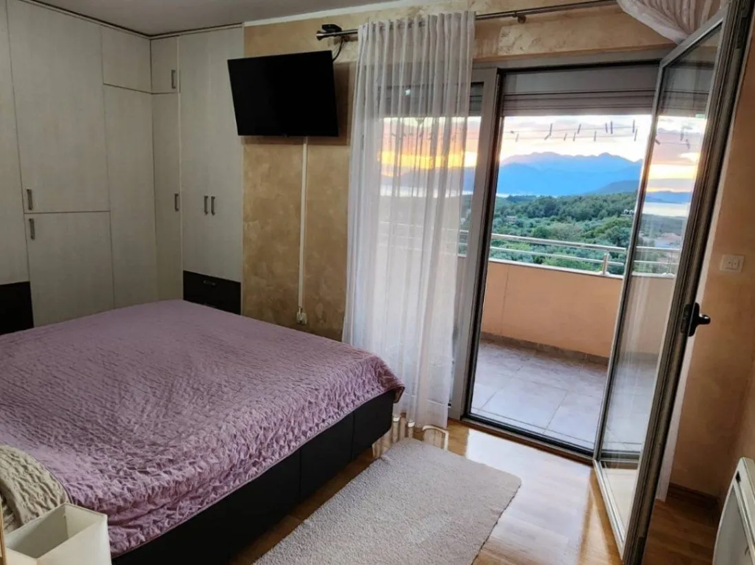 Prodaja, trosoban stan, 120m², Pržice, Kotor