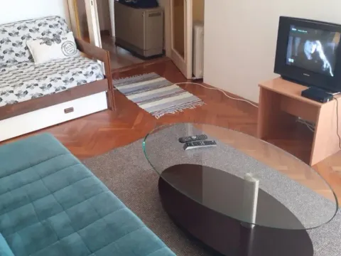 Izdavanje, dvosoban stan, 40m², Golubovina, Budva - image 5