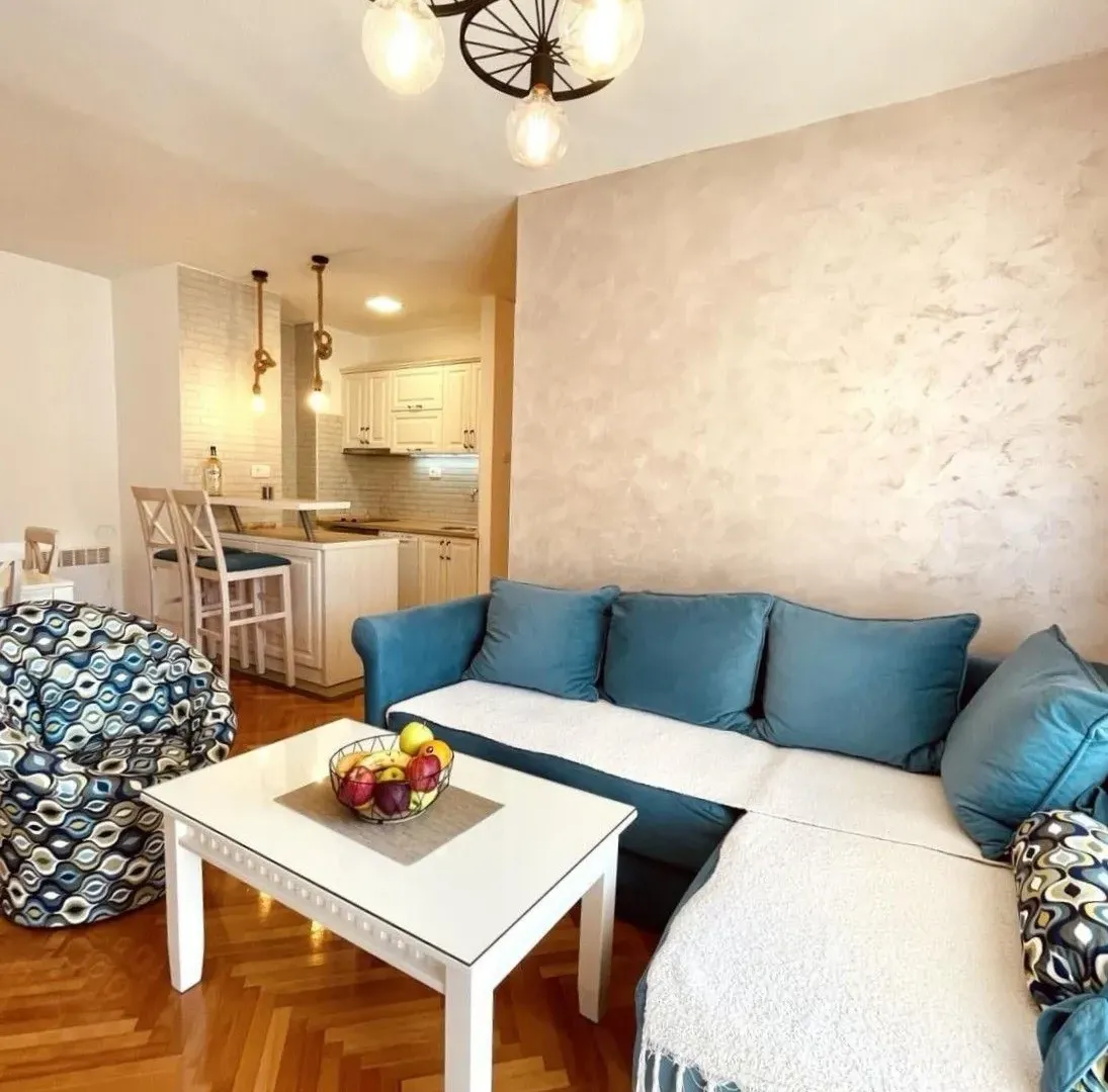 Rent, one bedroom apartment, 52m², Adok, Budva