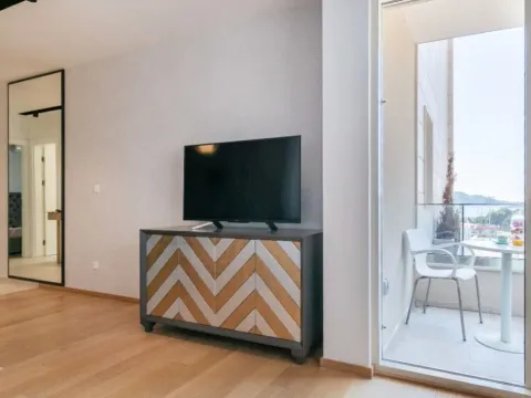 Izdavanje, jednosoban stan, 50m², Bečići, Budva - image 12