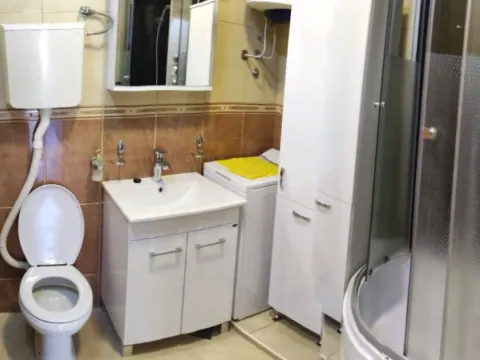 Izdavanje, jednosoban stan, 53m², Centar, Tivat - image 2