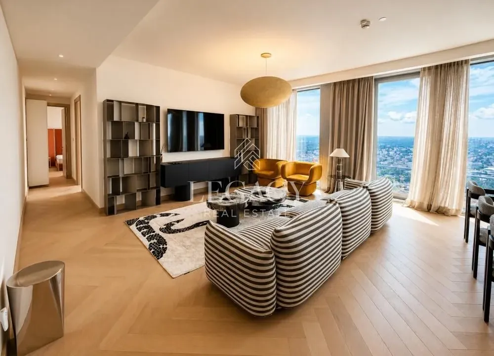 Izdavanje, četvorosoban stan, 162m², Savski Venac, Beograd
