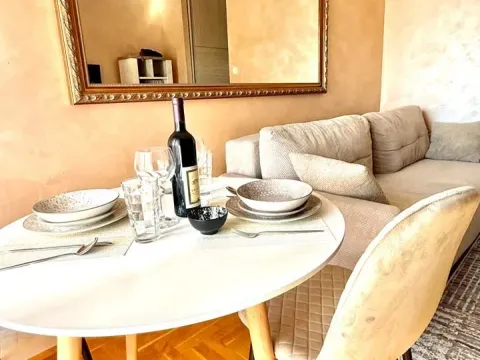 Izdavanje, kuća, 30m², Tuški Put, Podgorica - image 11