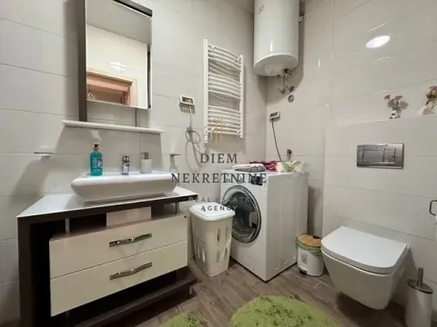 Rent, two bedroom apartment, 76m², City Kvart, Podgorica - image 4