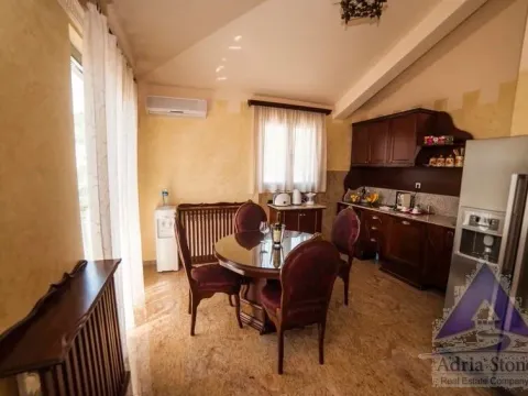 Sale, three bedroom apartment, 179m², Rozino, Budva - image 16