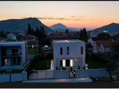 Izdavanje, kuća, 225m², Gornja Gorica, Podgorica - image 7