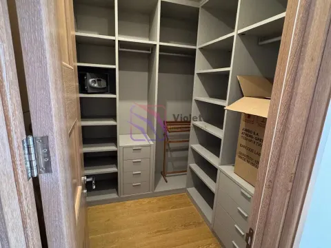 Izdavanje, četvorosoban stan, 240m², Porto Montenegro, Tivat - image 24