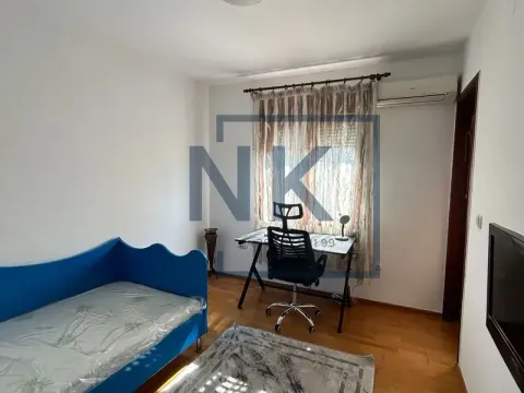 Izdavanje, trosoban stan, 120m², Pobrežje, Podgorica - image 9