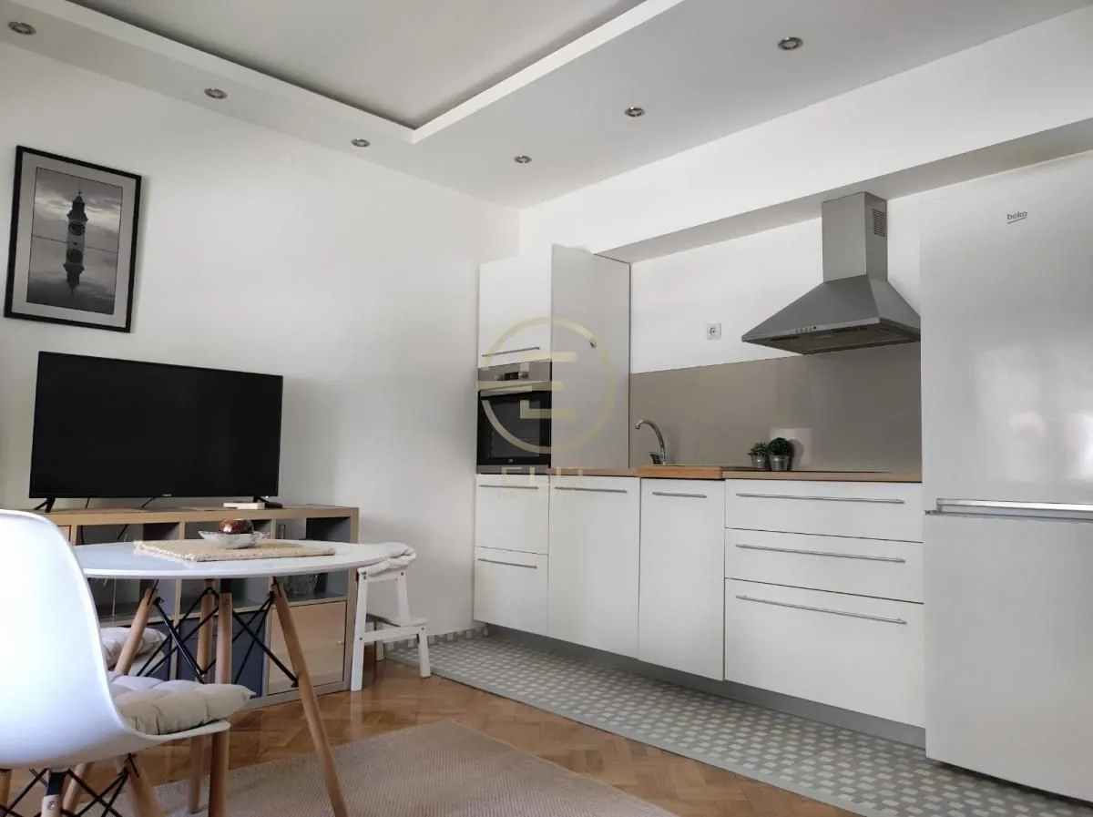 Izdavanje, dvosoban stan, 37m², Grbavica, Novi Sad Sve Podlokacije