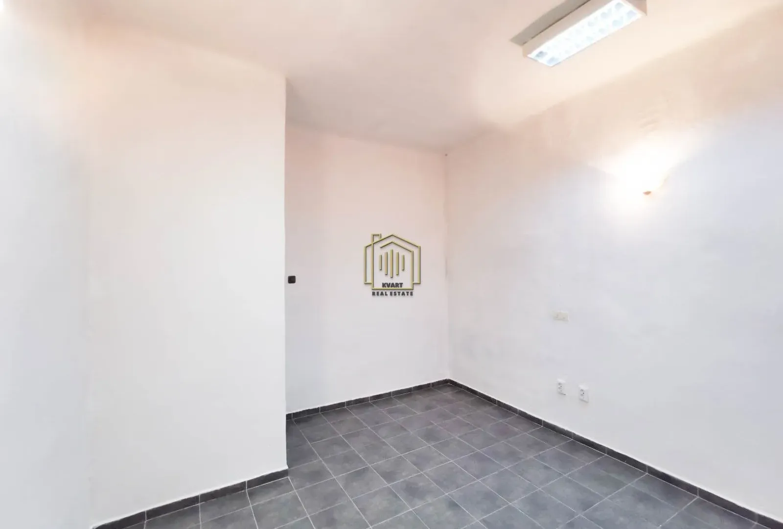 Izdavanje, poslovni prostor, 16m², Centar, Podgorica