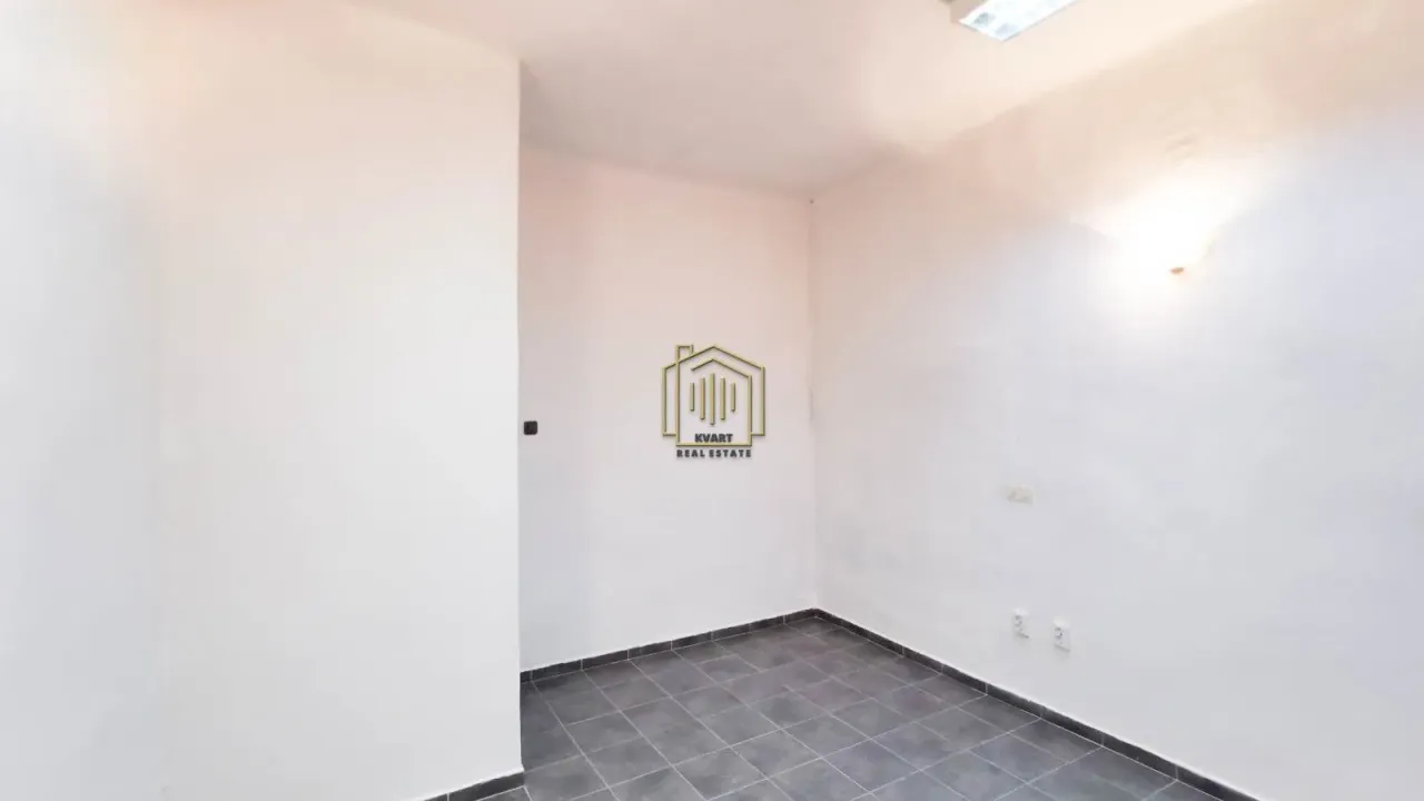 Izdavanje, poslovni prostor, 16m², Centar, Podgorica