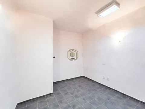 Izdavanje, poslovni prostor, 16m², Centar, Podgorica