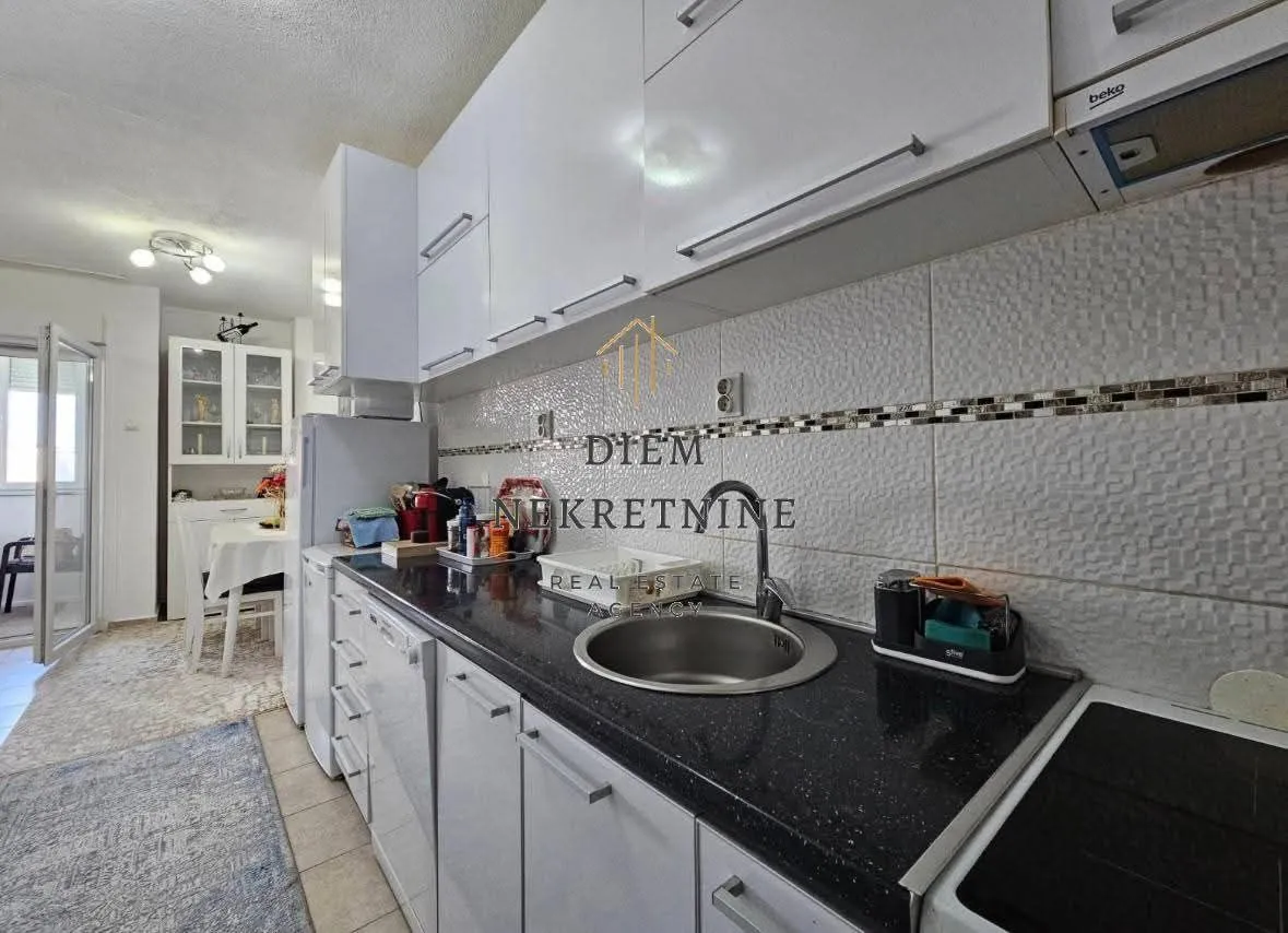 Sale, three bedroom apartment, 84m², Centar, Bar