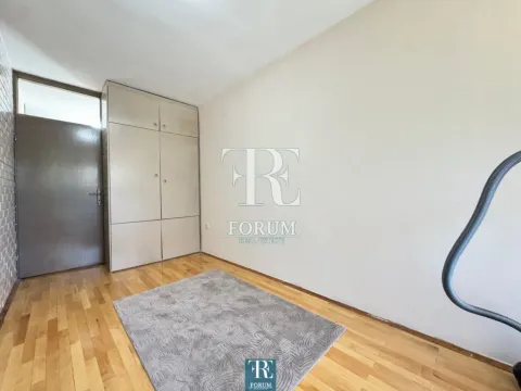 Izdavanje, dvosoban stan, 80m², Blok 5, Podgorica - image 12