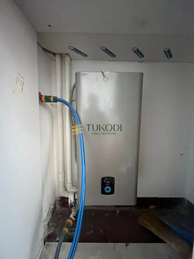 Prodaja, četvorosoban stan, 119m², Centar, Novi Sad