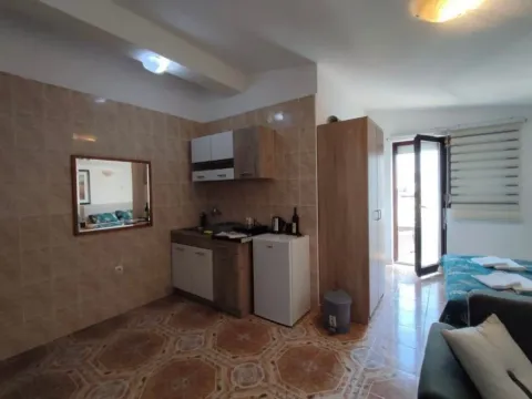 Izdavanje, garsonjera, 30m², Šušanj, Bar - image 6