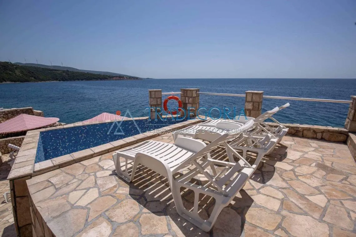 Prodaja, stan, 85m², Dobra Voda, Bar